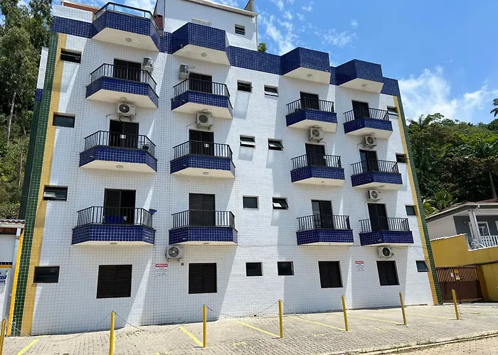 Kitnet 4 Quadras Praia Das Toninhas Ubatuba Com 2 Piscinas Para Ate 4 Pessoas